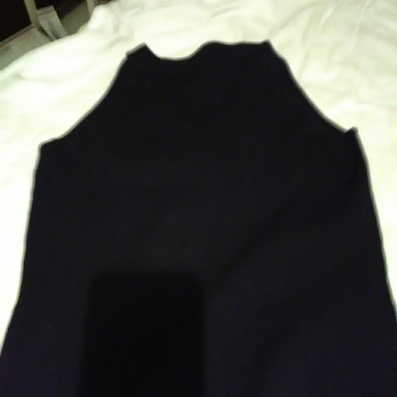 Sweater. Tanktop - Picture 2 of 4